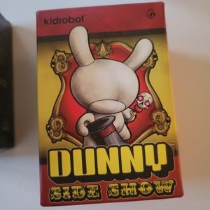 Kidrobot Dunny Side show figure New
